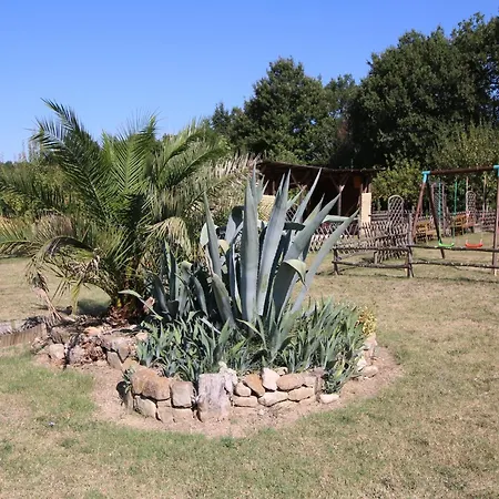 In With Pool And Terrace Сasa de vacaciones