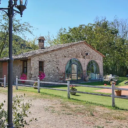 Belvilla By Oyo Casa Rovello * تودي