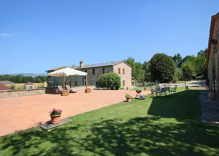 In With Pool And Terrace Dom wakacyjny *