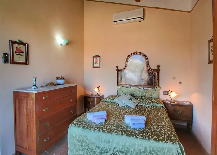 In With Pool And Terrace Todi